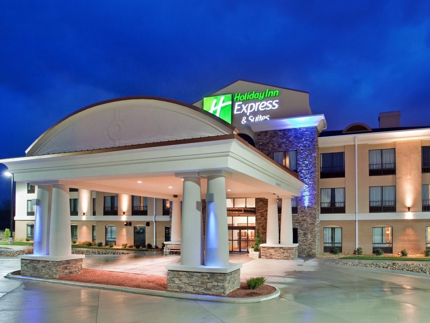 Holiday Inn Express Hotel And Suites Saint Robert By Ihg Exterior photo