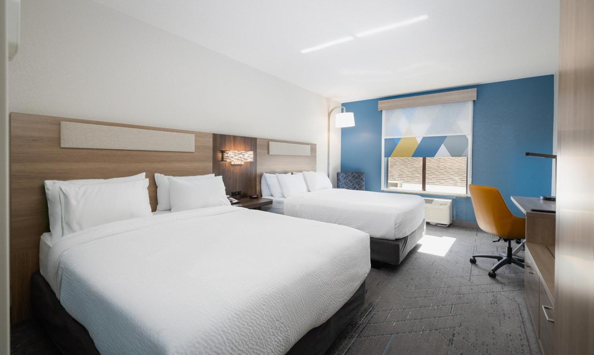 Holiday Inn Express Hotel And Suites Saint Robert By Ihg Exterior photo