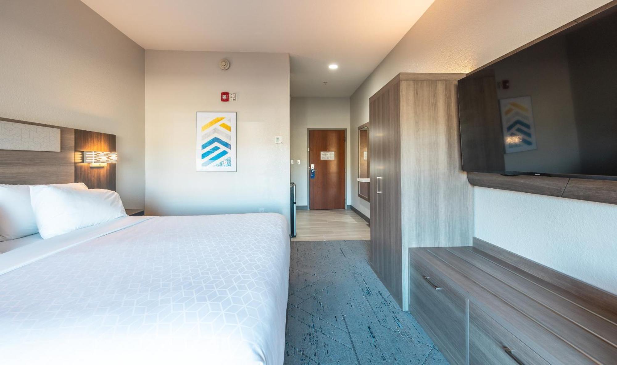 Holiday Inn Express Hotel And Suites Saint Robert By Ihg Exterior photo