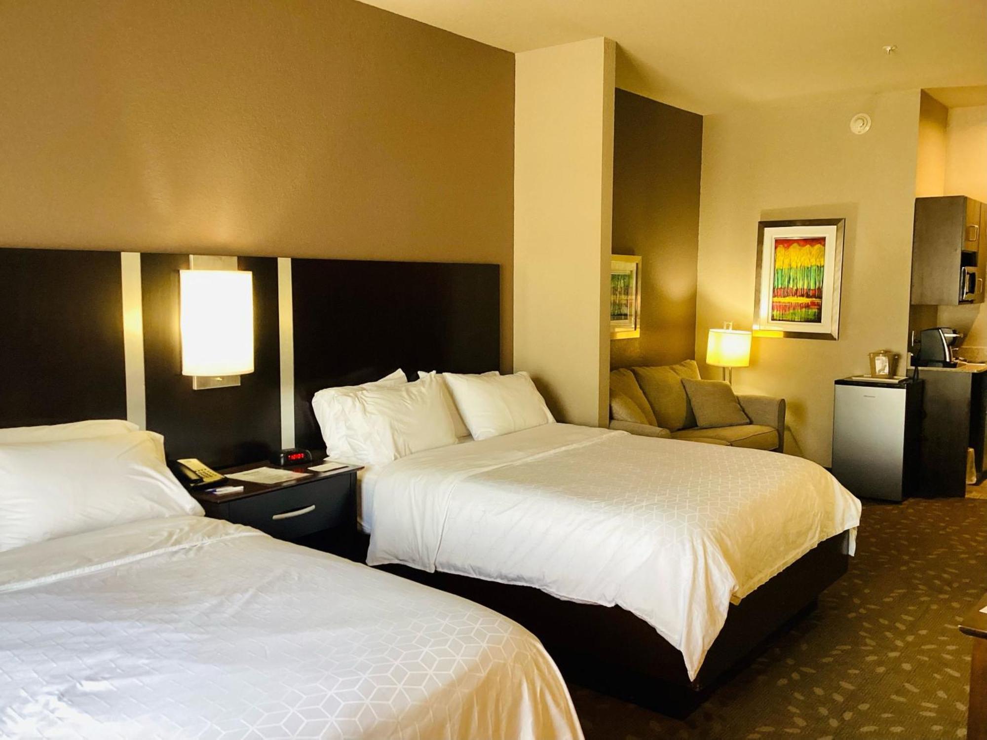 Holiday Inn Express Hotel And Suites Saint Robert By Ihg Exterior photo