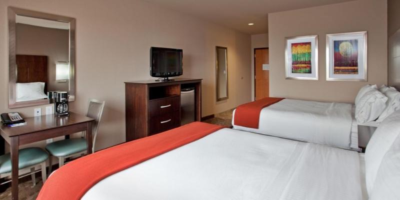 Holiday Inn Express Hotel And Suites Saint Robert By Ihg Exterior photo